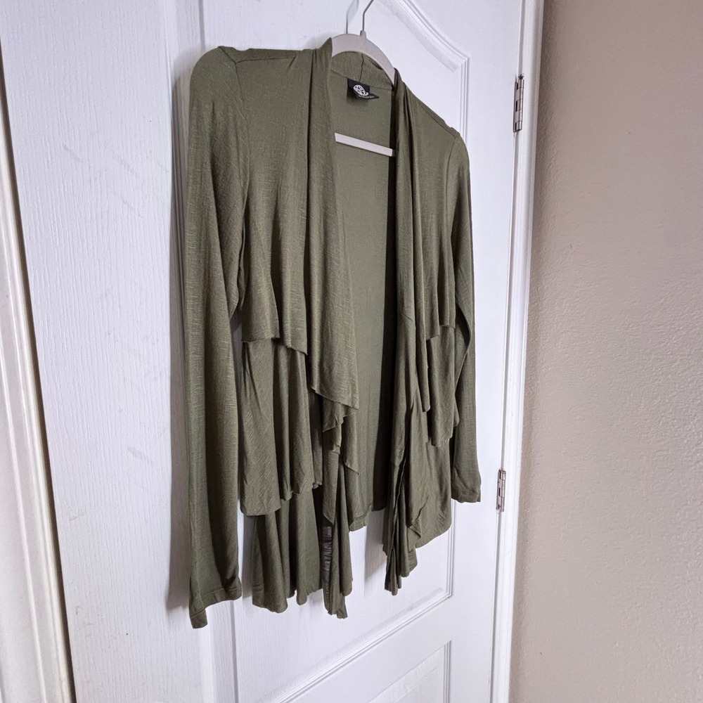 Bobeau Olive Green Tiered Ruffle Open Front Cardigan Slub Knit Rayon Small